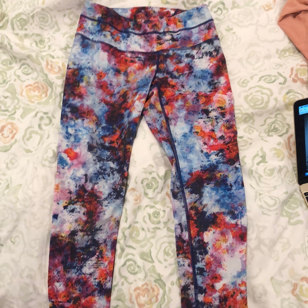 Athleta Multicolor Abstract Print Capris